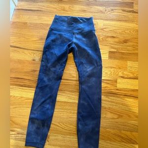 Lulu lemon size 4 work out yoga pants worn once